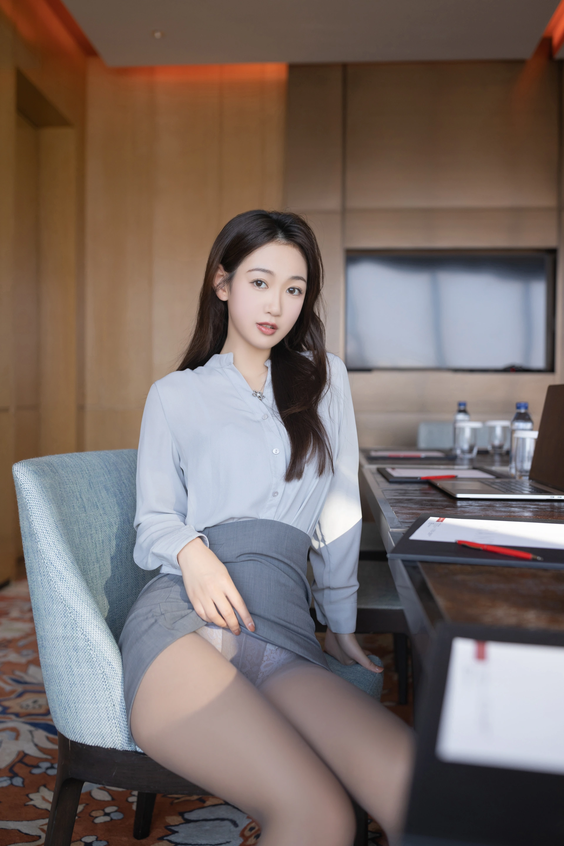 唐安琪 - NO.012 内购无水印 会议室写真 1