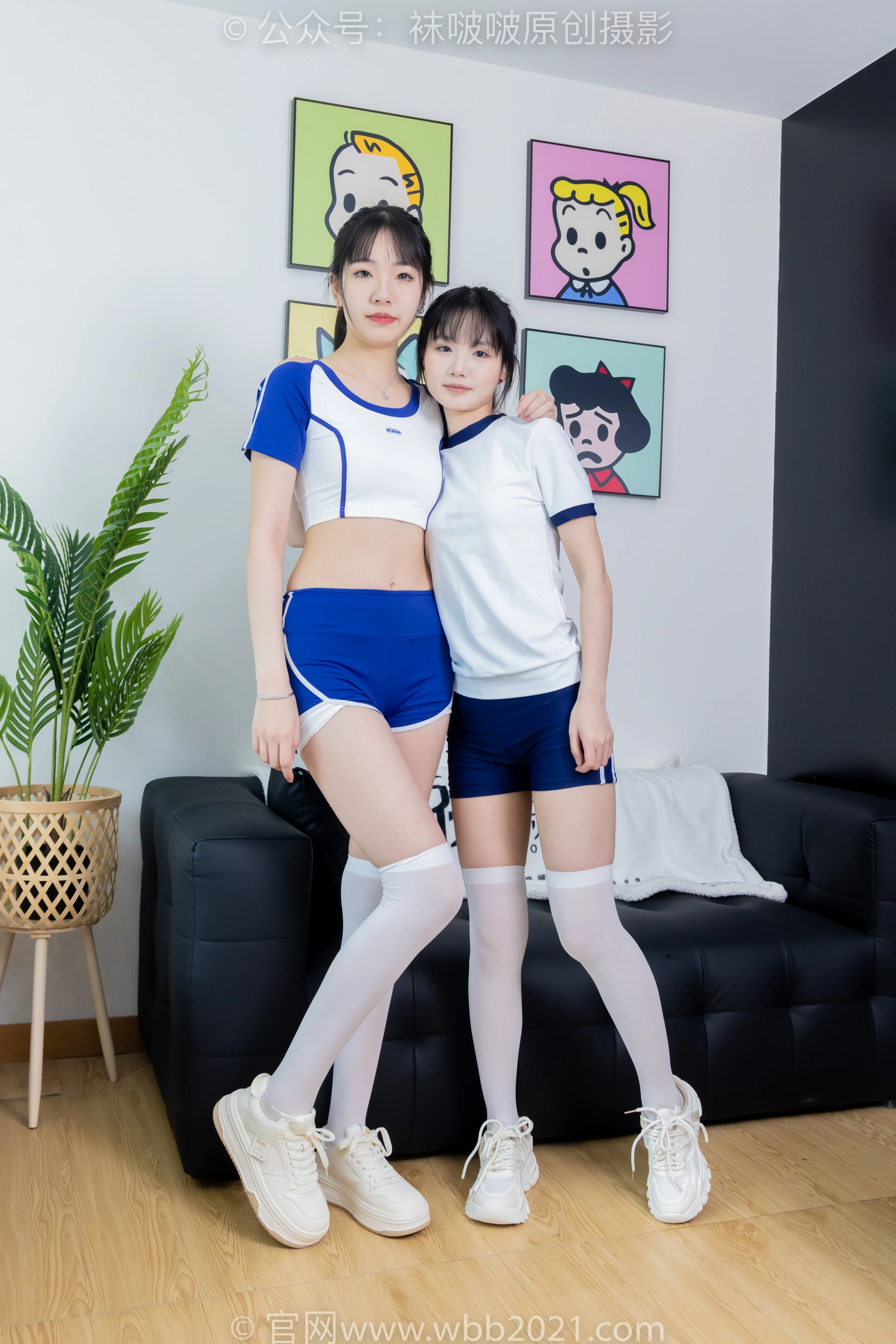 [BoBoSocks袜啵啵] NO.472 小甜豆甜甜圈-两双运动鞋、厚白丝大腿袜、裸足、两位模特丝袜和裸足踩奶油蛋糕剧情（花絮版） 0