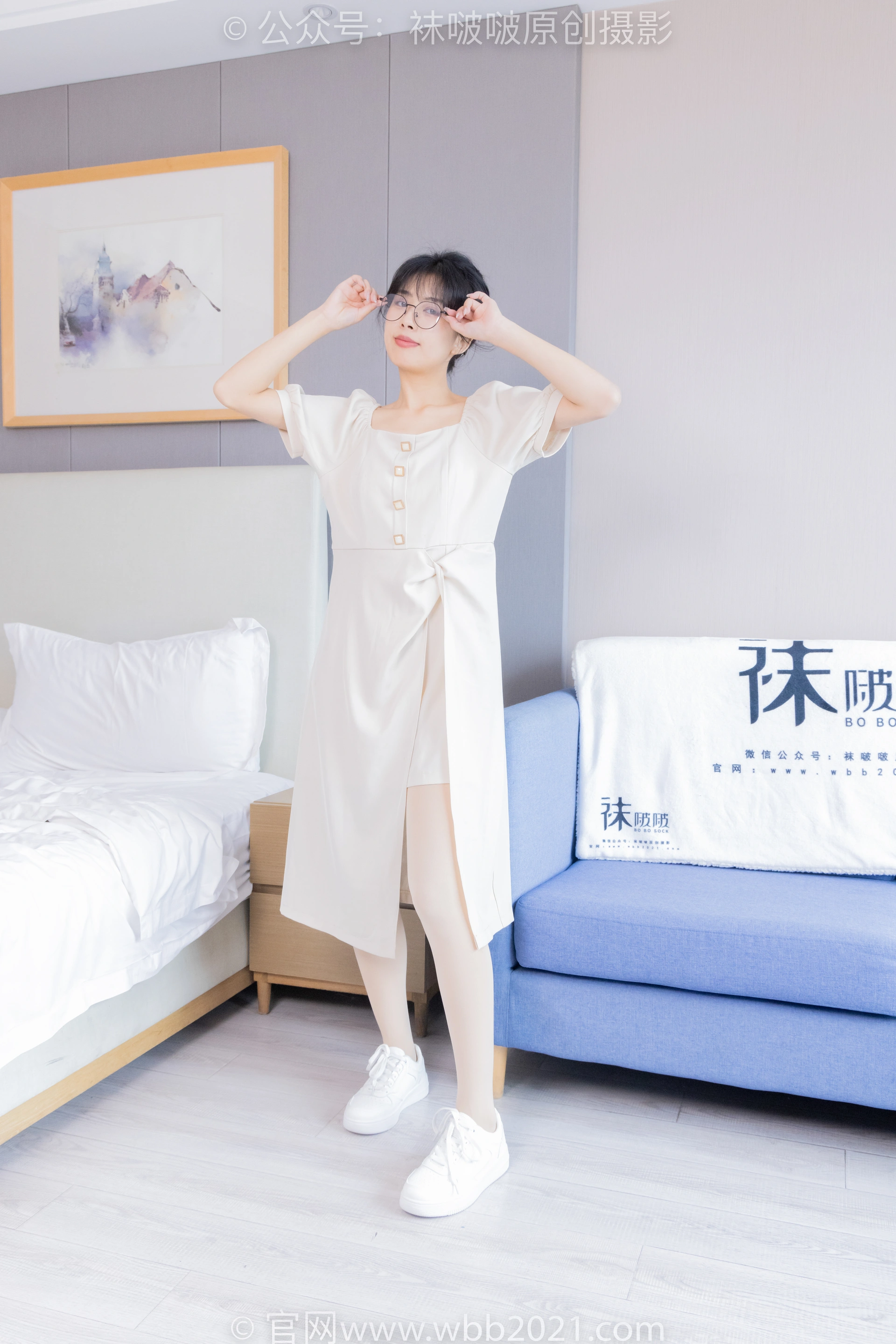 [BoBoSocks袜啵啵] NO.483 奶油-板鞋、白船袜厚肉丝叠穿、厚肉丝、瑜伽动作、船袜和丝袜分别踩葡萄剧情（剧情版） 0