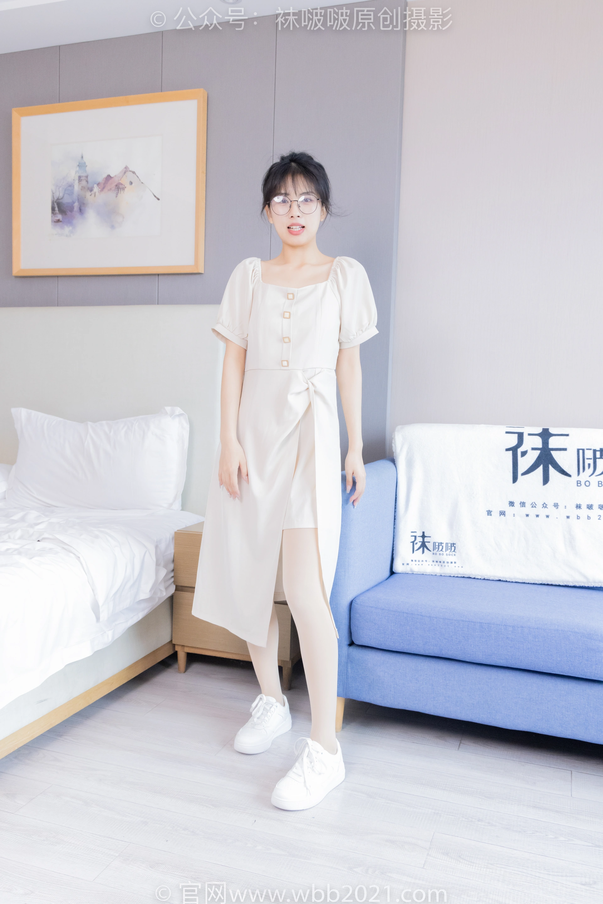 [BoBoSocks袜啵啵] NO.483 奶油-板鞋、白船袜厚肉丝叠穿、厚肉丝、瑜伽动作、船袜和丝袜分别踩葡萄剧情（剧情版） 1
